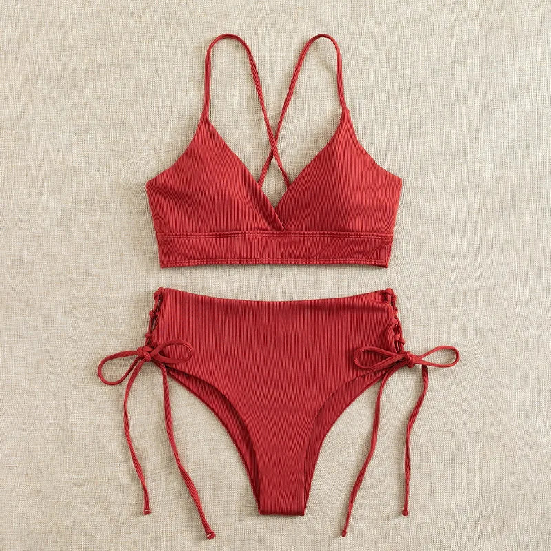 Dwuczęściowe bikini ze sznurowaniem i dekoltem V