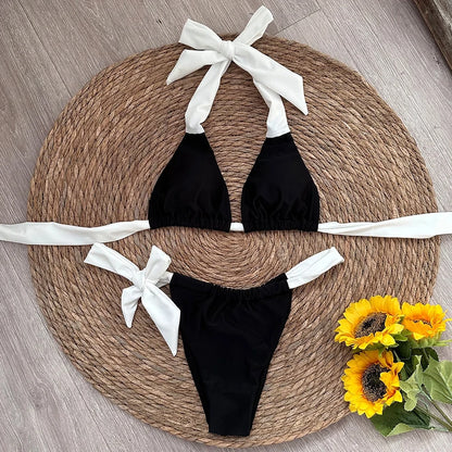 Jednoczęściowy strój kąpielowy monokini z odkrytymi plecami