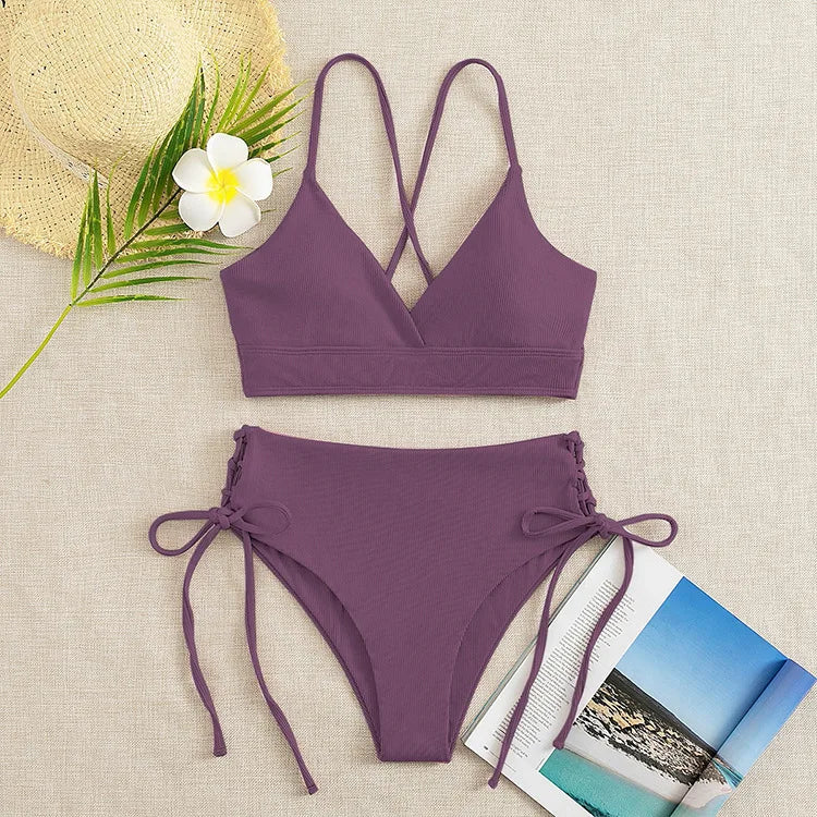Dwuczęściowe bikini ze sznurowaniem i dekoltem V