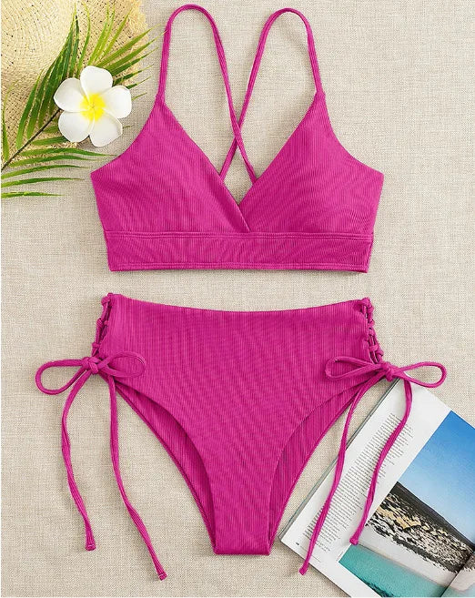 Dwuczęściowe bikini ze sznurowaniem i dekoltem V