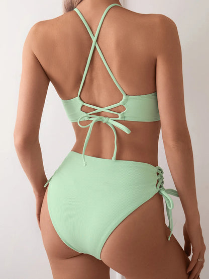 Dwuczęściowe bikini ze sznurowaniem i dekoltem V