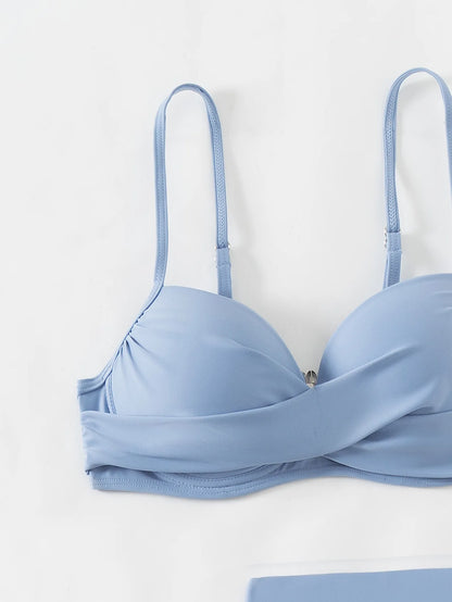 Trzyczęściowe bikini push-up ze spódniczką