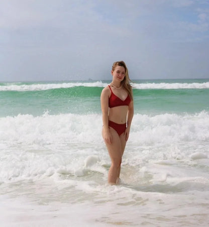Dwuczęściowe bikini ze sznurowaniem i dekoltem V