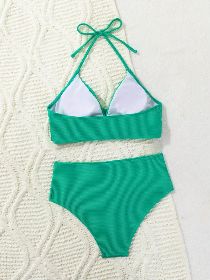 Dwuczęściowe bikini z wysokim stanem i skrzyżowanym topem