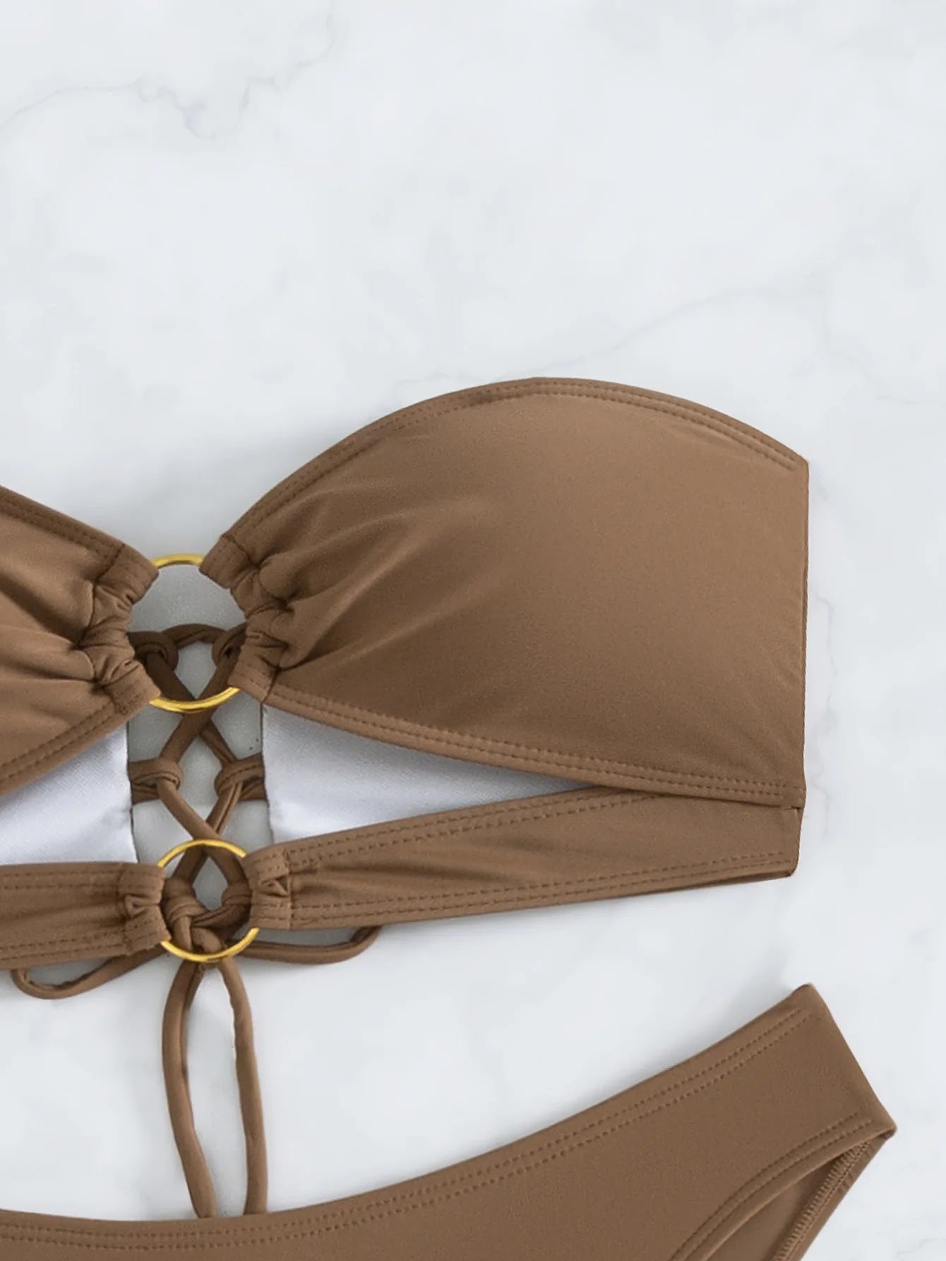 Bikini brazylijskie ze stringami i bandeau