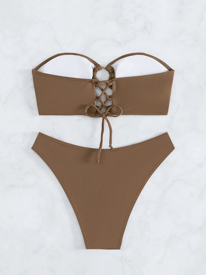 Bikini brazylijskie ze stringami i bandeau