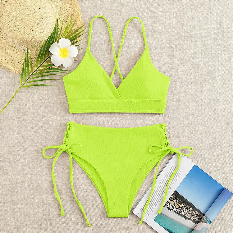 Dwuczęściowe bikini ze sznurowaniem i dekoltem V
