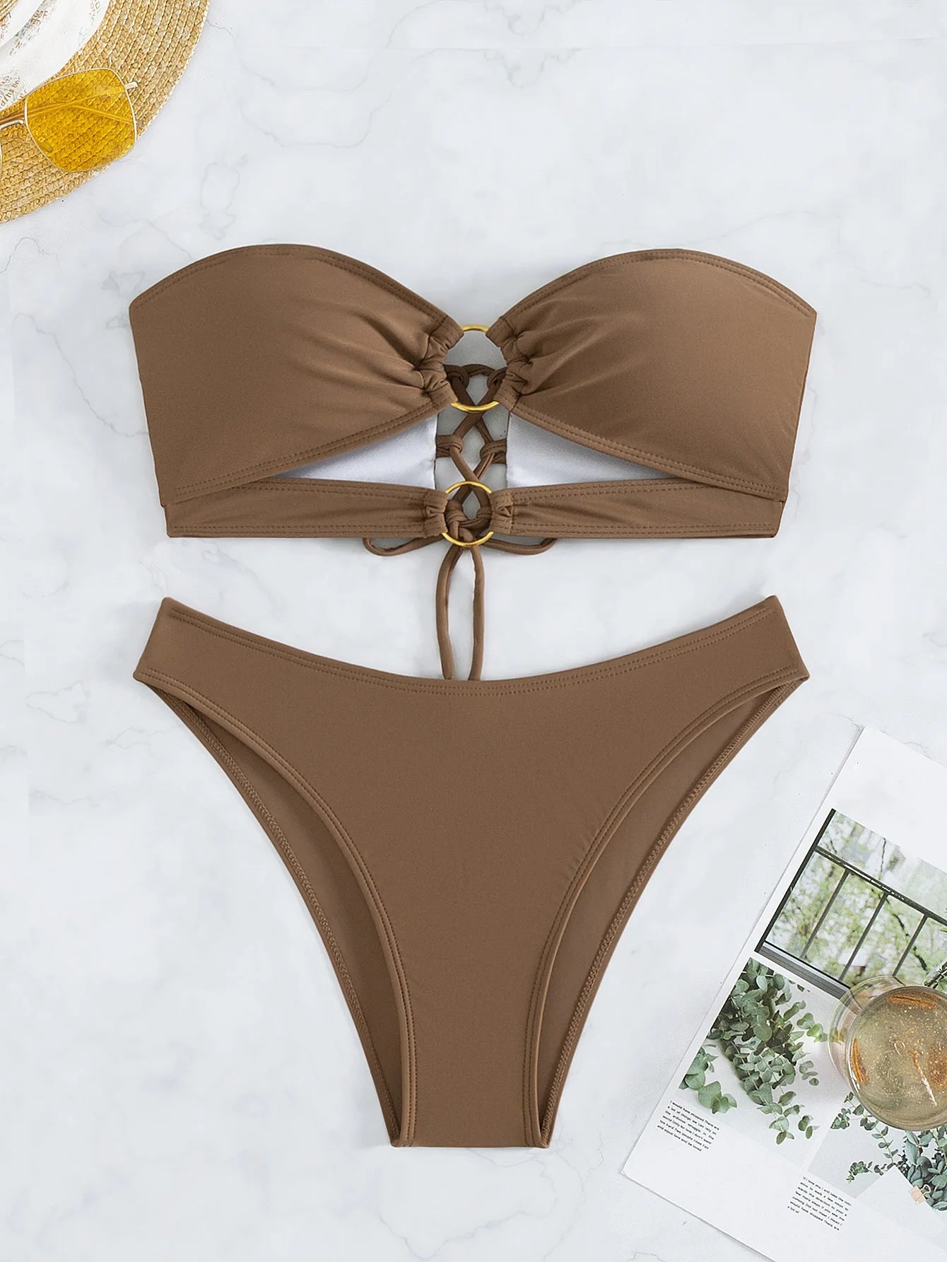 Bikini brazylijskie ze stringami i bandeau